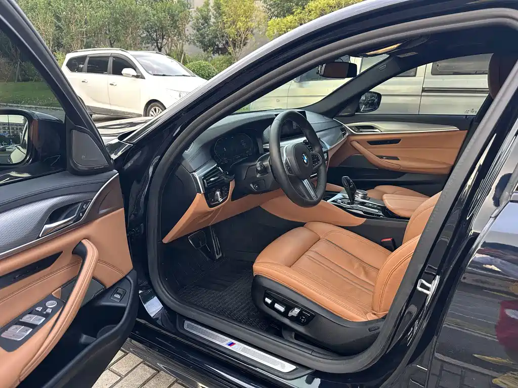 BMW 5 Series (Import) — миниатюра 4