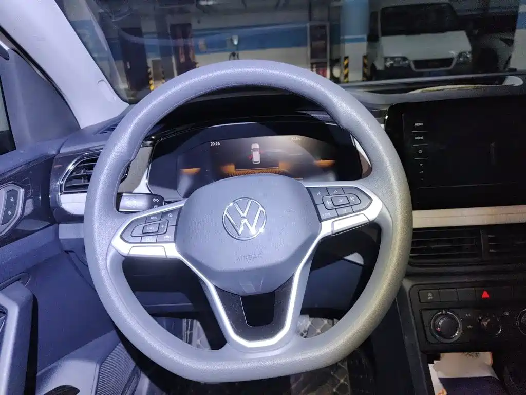 Volkswagen Tharu — миниатюра 3
