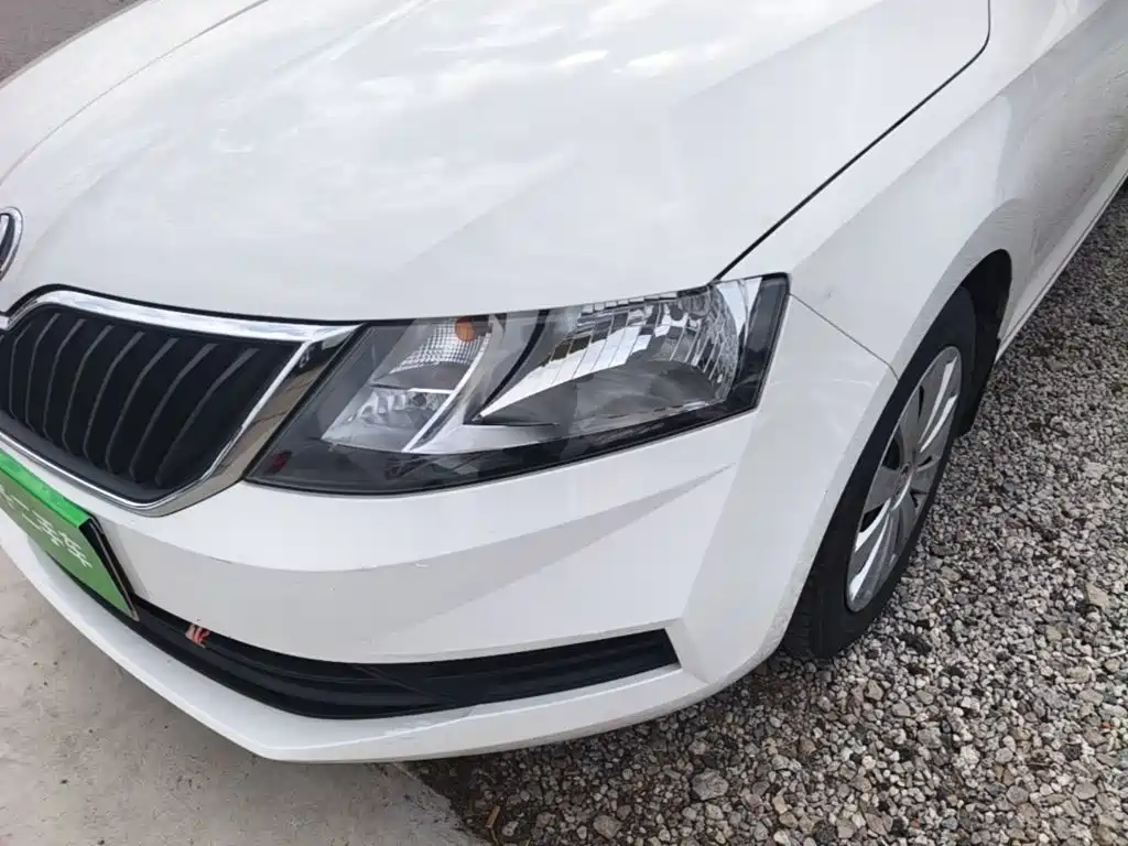 Skoda Rapid Spaceback — миниатюра 24
