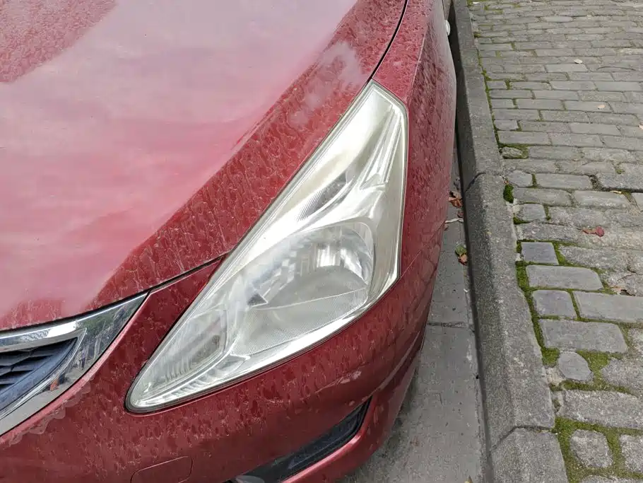 Nissan Tiida — миниатюра 5
