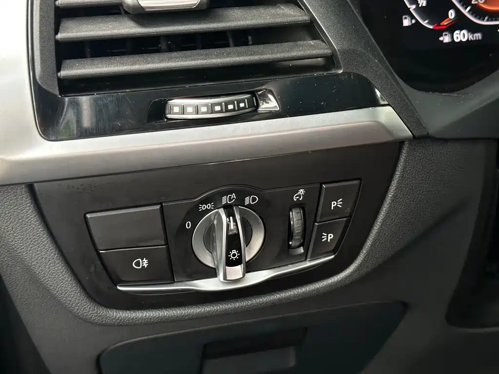 BMW X3 — миниатюра 11