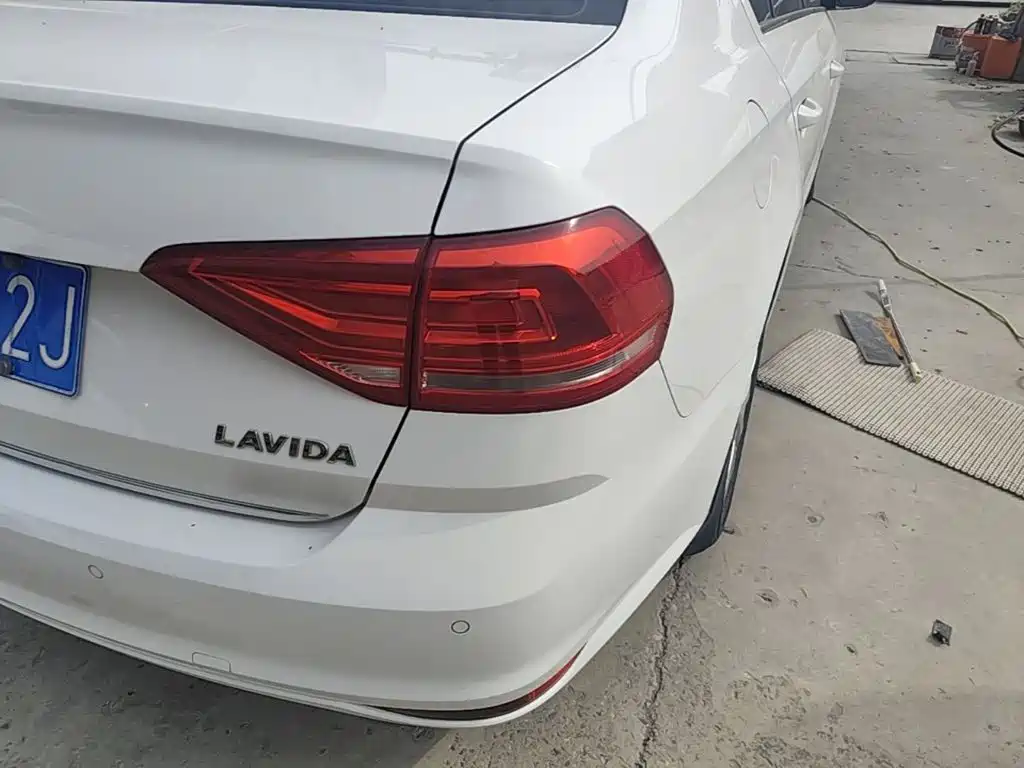Volkswagen Lavida — миниатюра 8
