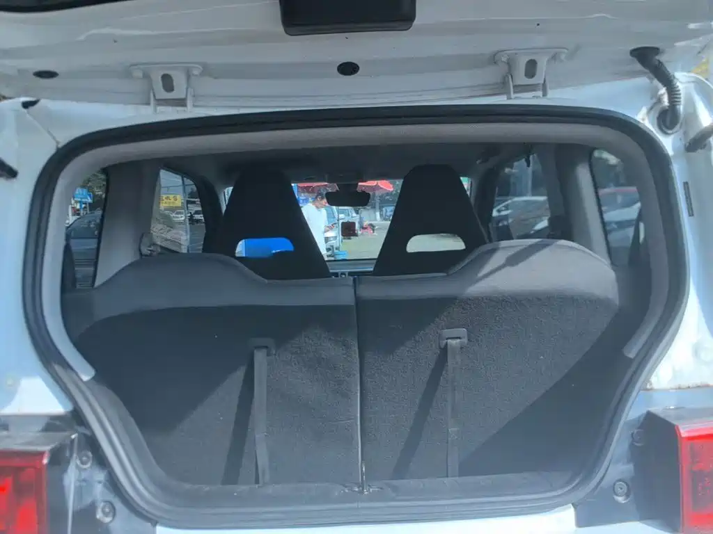 Wuling MINIEV — миниатюра 19