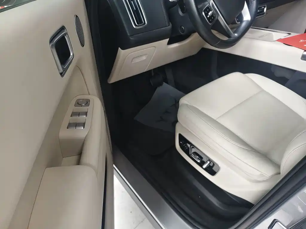 Li Auto Li L8 — миниатюра 2