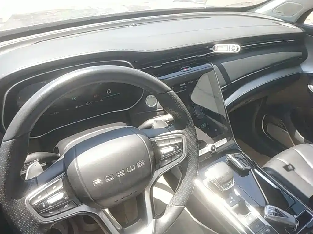 Roewe RX5 eMAX — миниатюра 10