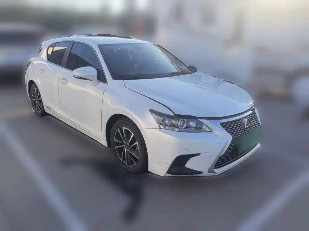 Lexus CT — миниатюра 3