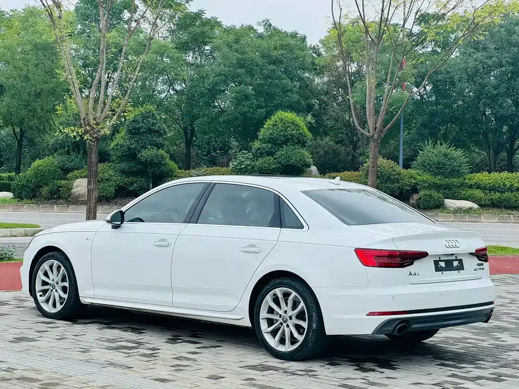 Audi A4L — миниатюра 7