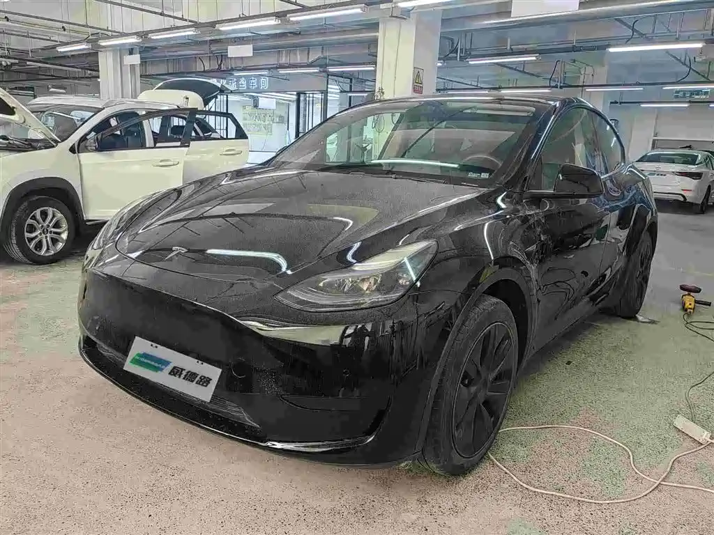 Tesla Model Y 2023 RWD Drive Dynamic Edition