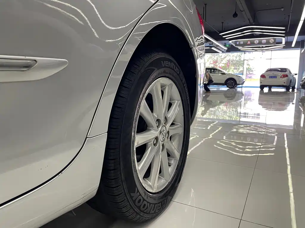 Toyota Camry — миниатюра 40