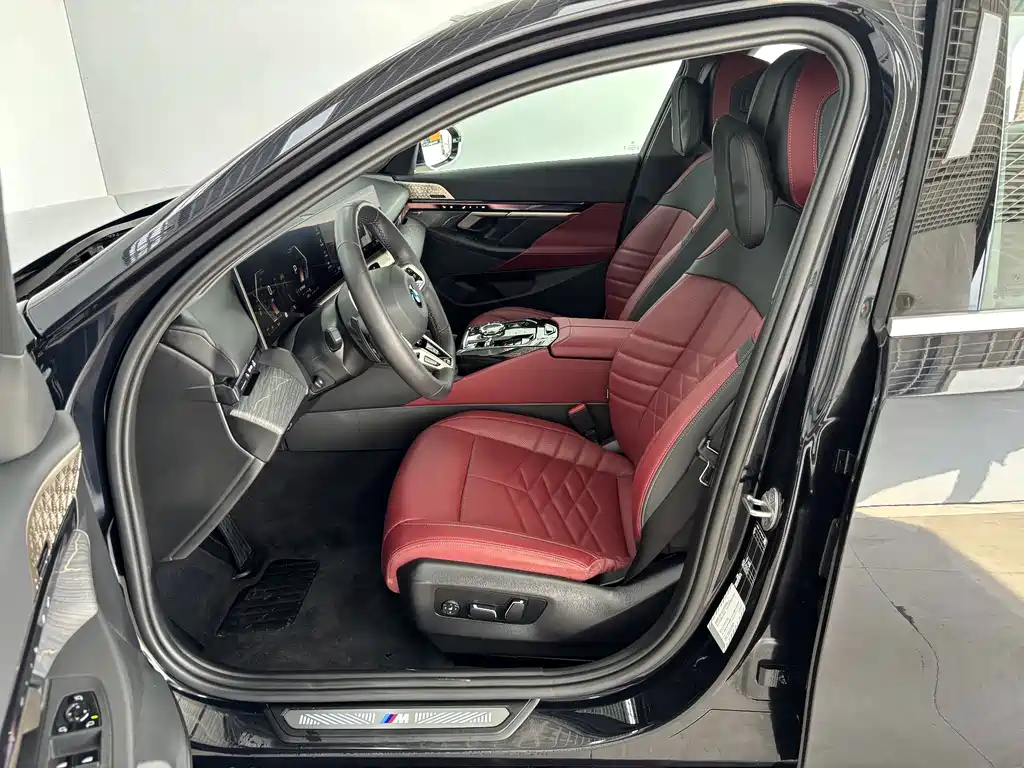 BMW 5 Series — миниатюра 12
