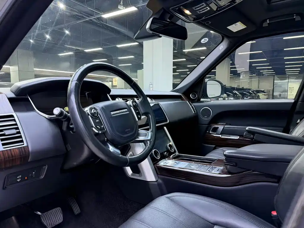 Land Rover Range Rover — миниатюра 4