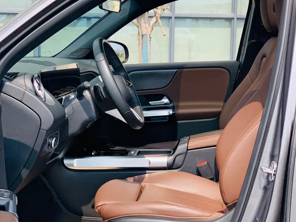 Mercedes-Benz GLB — миниатюра 14