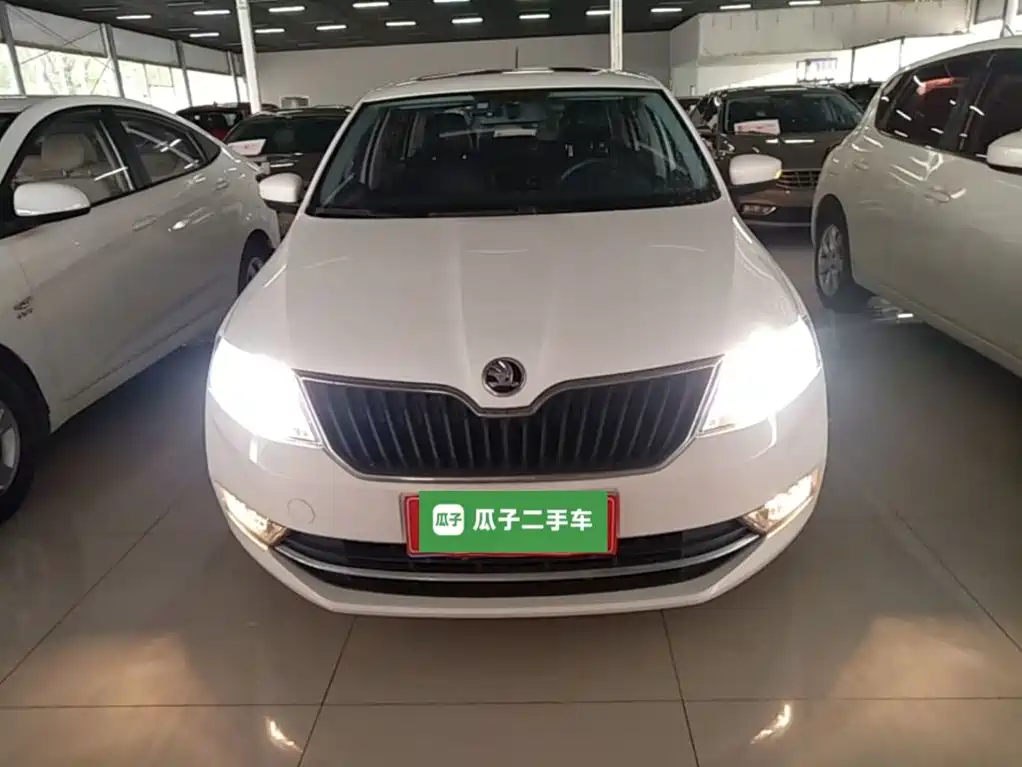 Skoda Rapid Spaceback — миниатюра 3