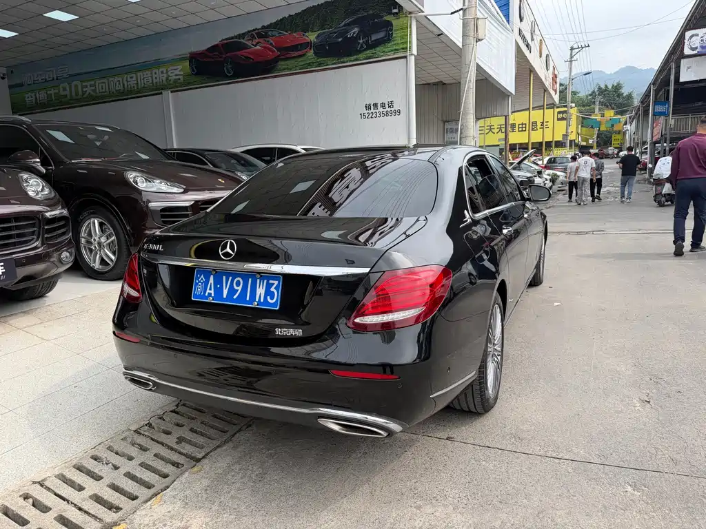 Mercedes-Benz E-Class — миниатюра 10