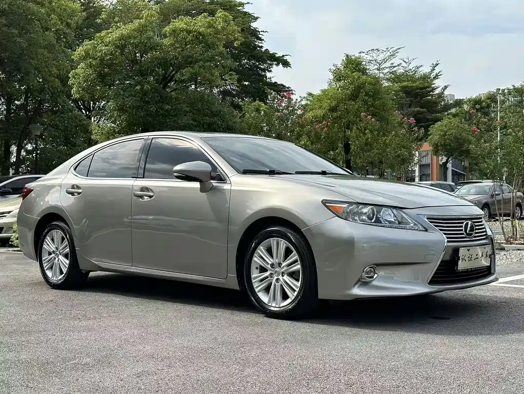 Lexus ES — миниатюра 3