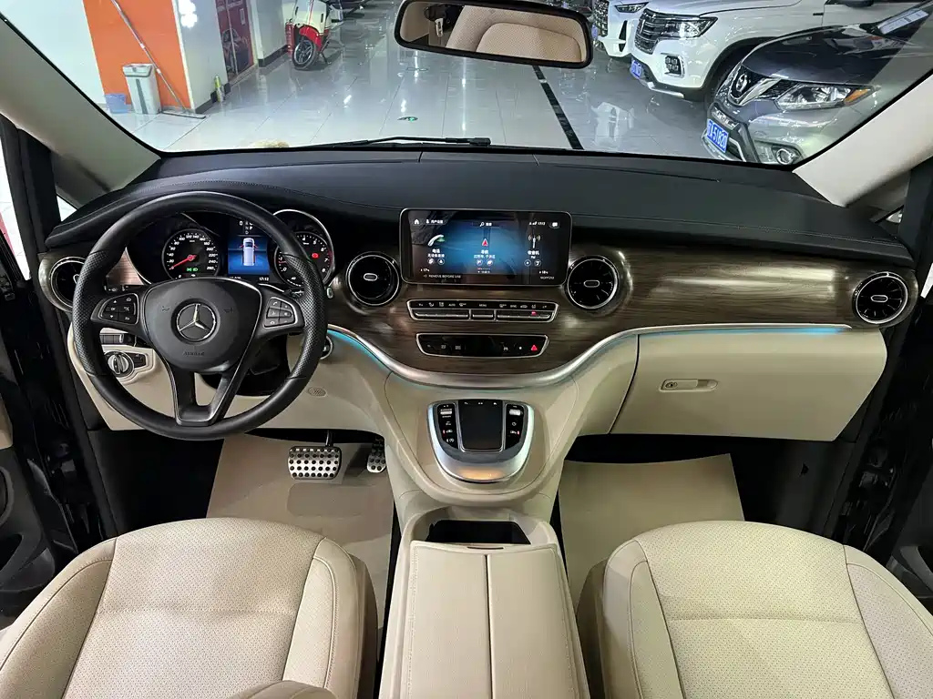 Mercedes-Benz V-Class V 2022 V 260 Luxury