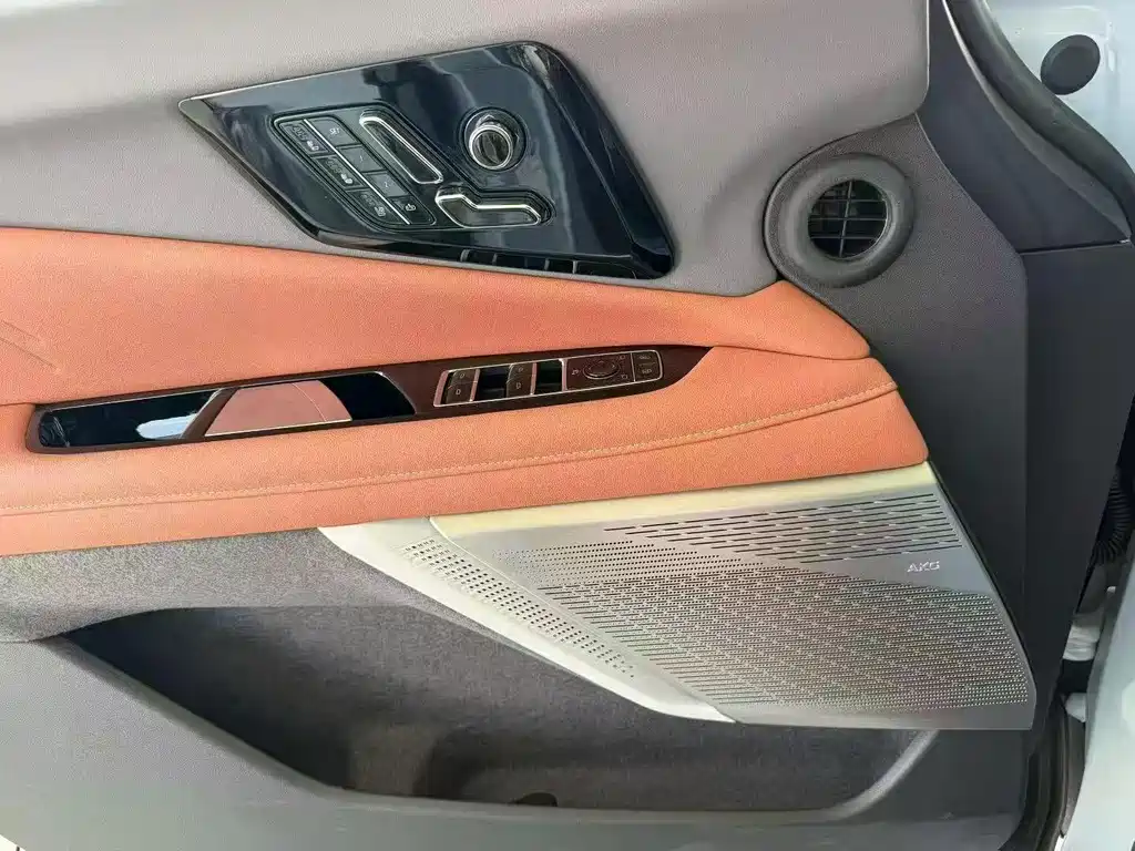 Cadillac IQ — миниатюра 3