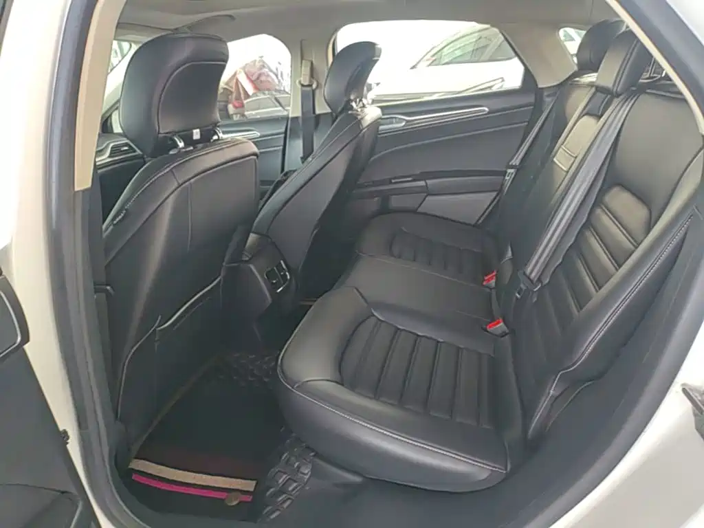 Ford Mondeo — миниатюра 17