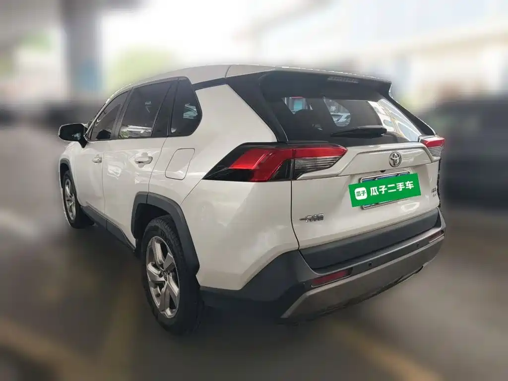 Toyota RAV4 — миниатюра 25