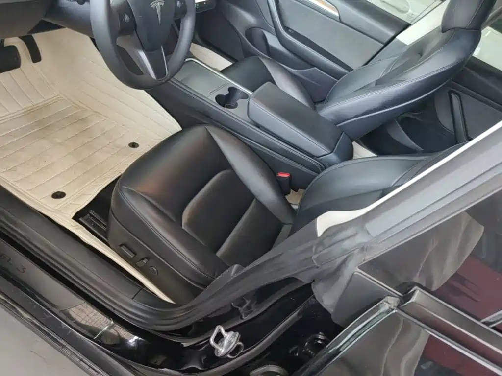 Tesla Model 3 — миниатюра 11