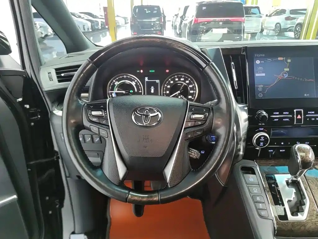 Toyota Vellfire — миниатюра 11