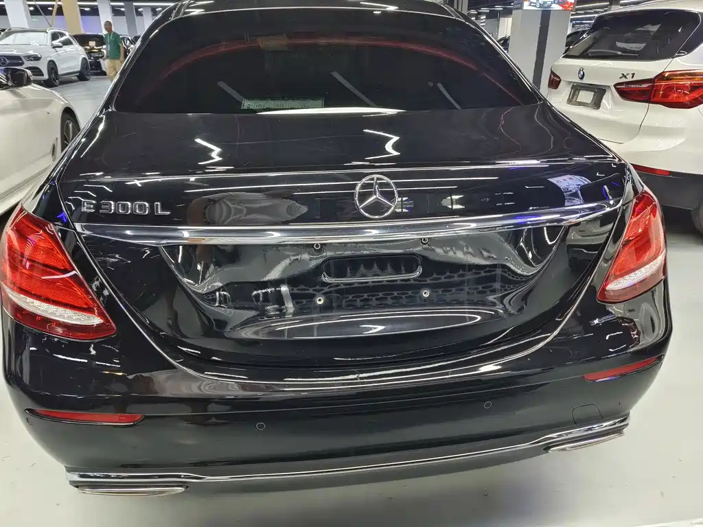 Mercedes-Benz E-Class — миниатюра 17