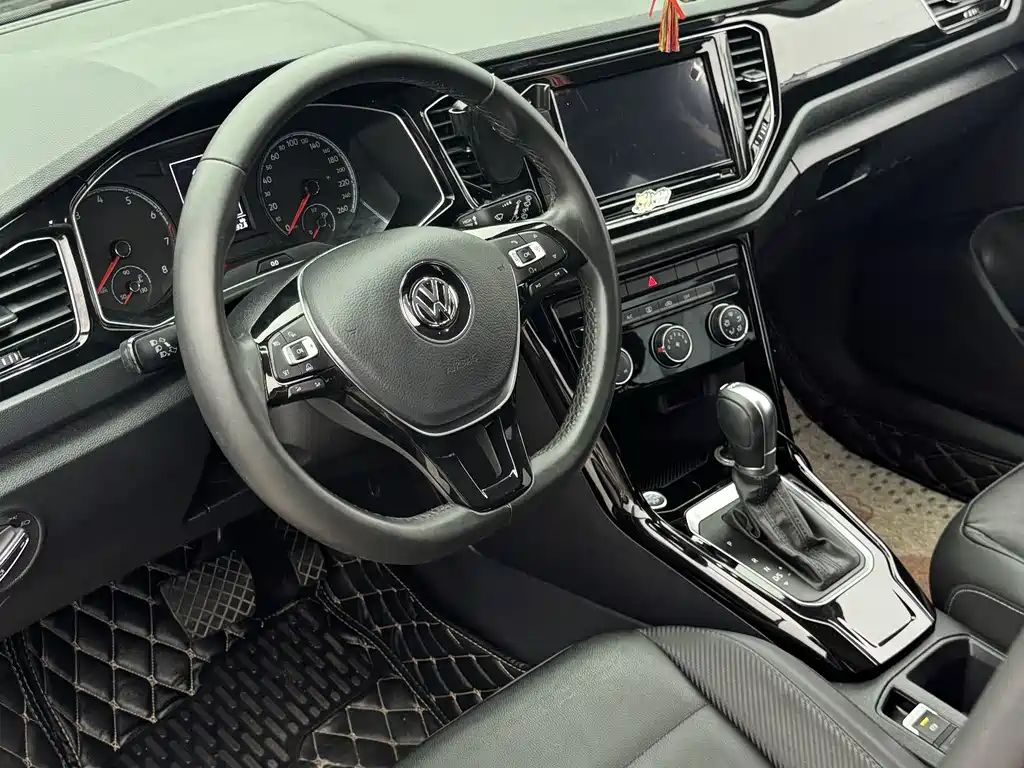 Volkswagen T-Roc — миниатюра 7