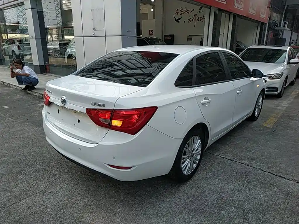 Buick Excelle — миниатюра 7