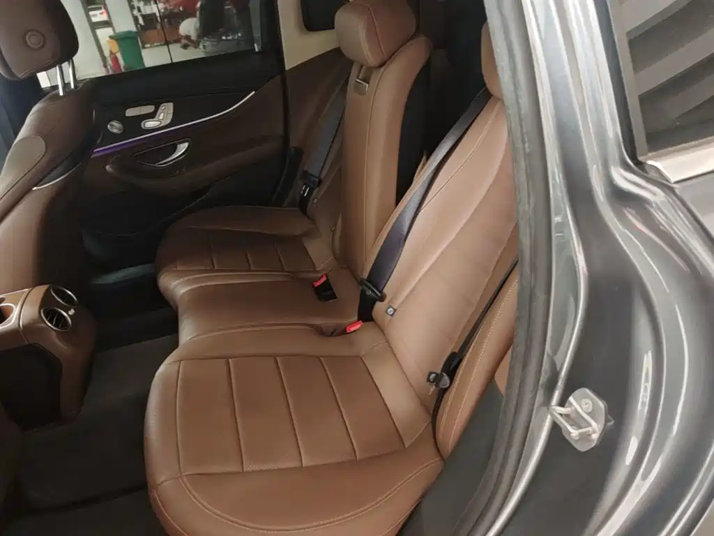 Mercedes-Benz E-Class — миниатюра 17