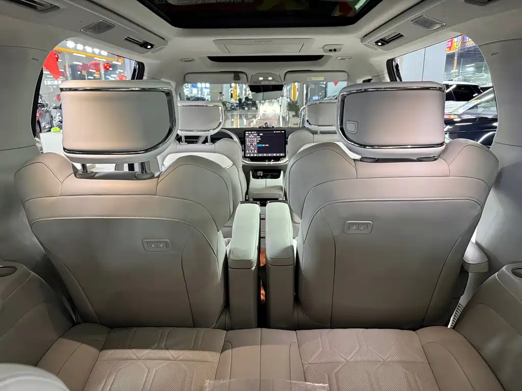Volvo EM90 — миниатюра 19