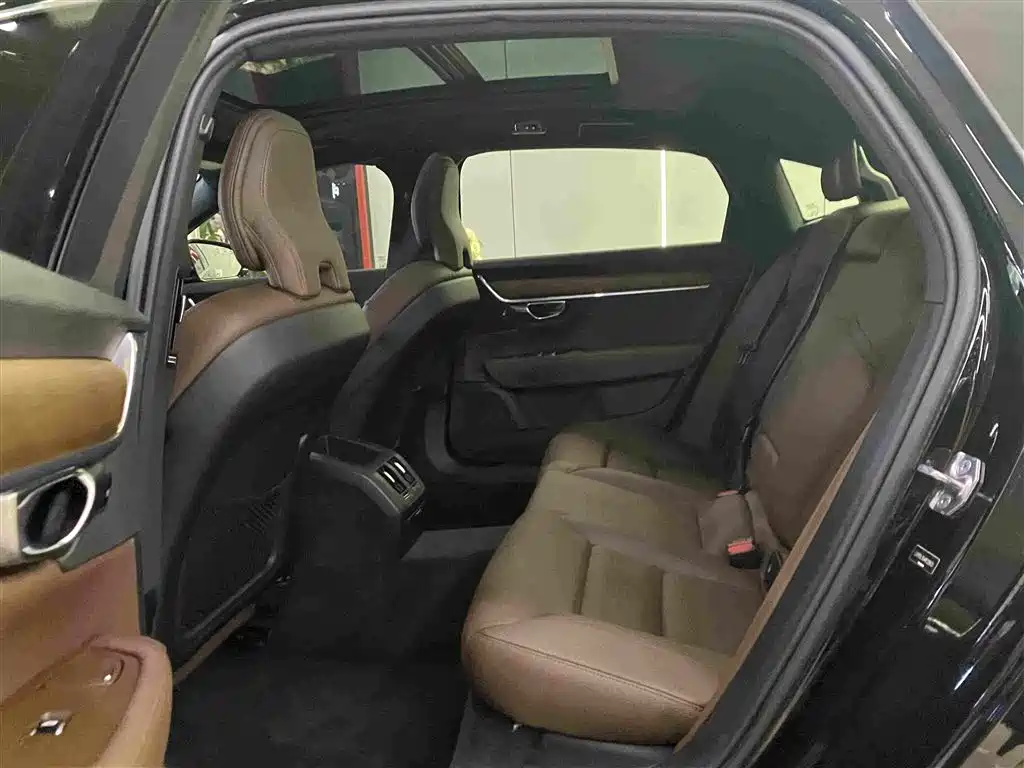 Volvo S90 — миниатюра 7
