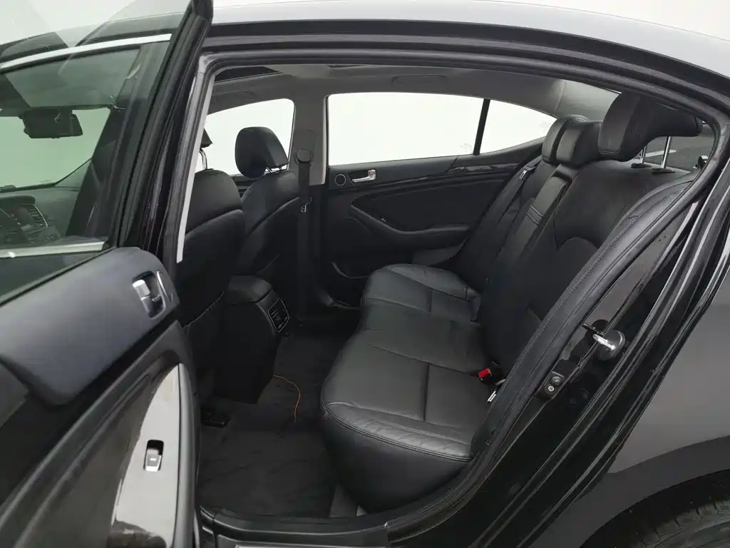 Kia Cadenza — миниатюра 15