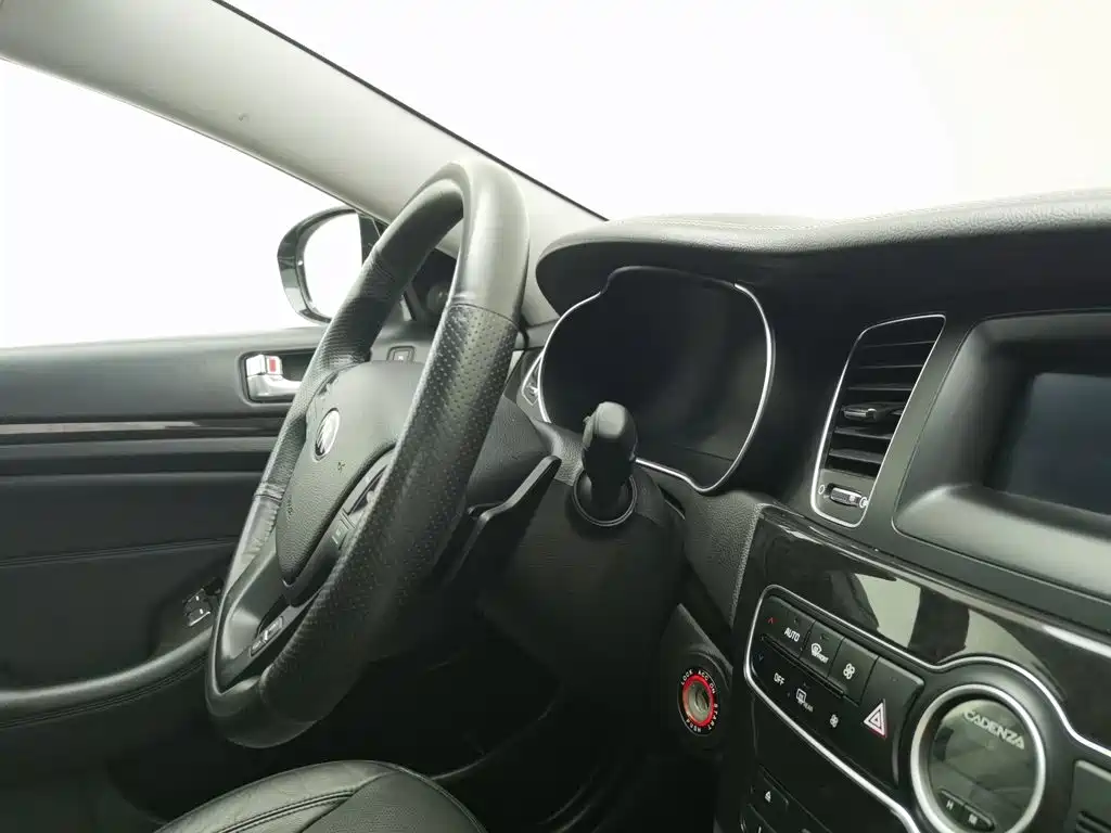 Kia Cadenza — миниатюра 22