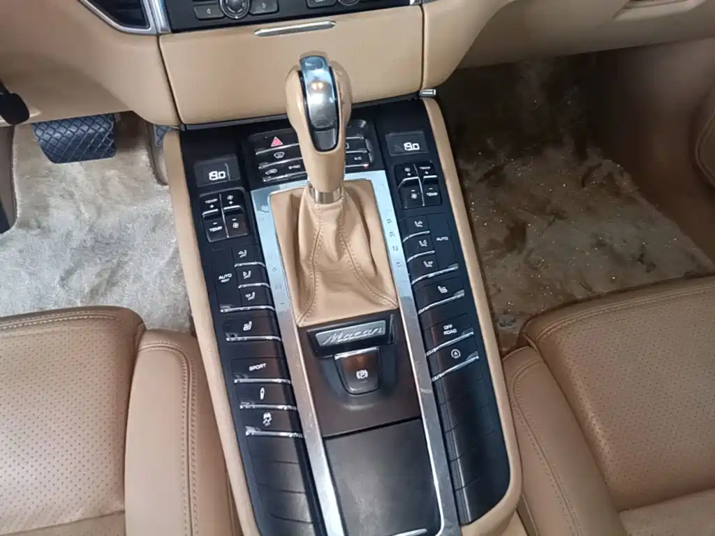 Porsche Macan — миниатюра 14