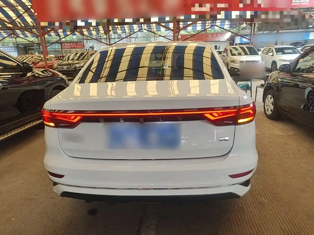 Geely Emgrand — миниатюра 6