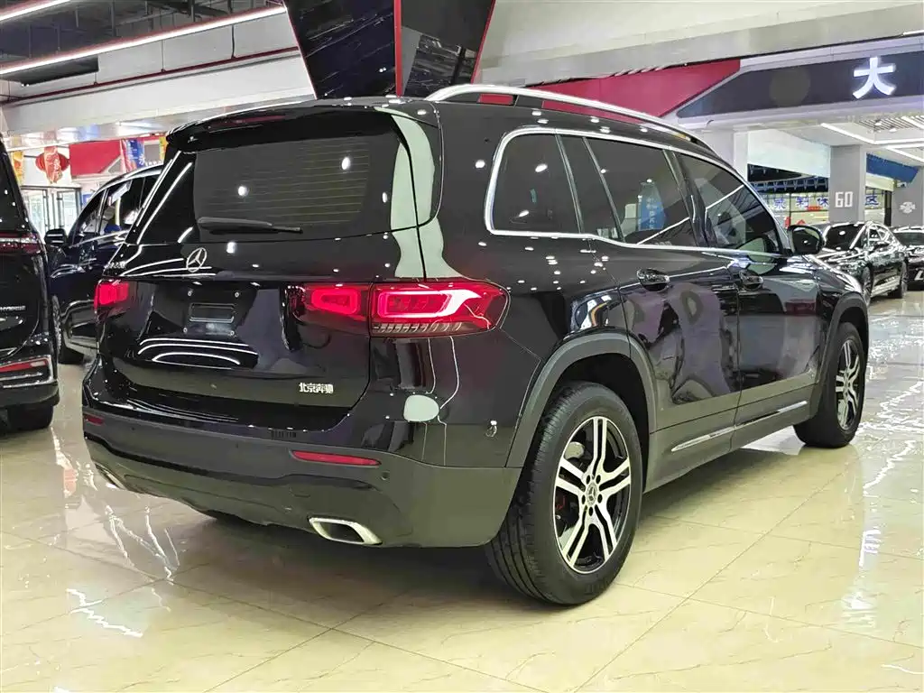 Mercedes-Benz GLB — миниатюра 16
