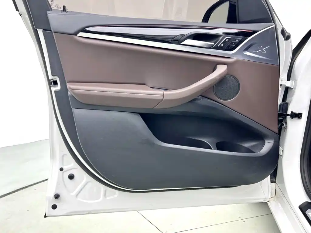 BMW iX3 — миниатюра 12