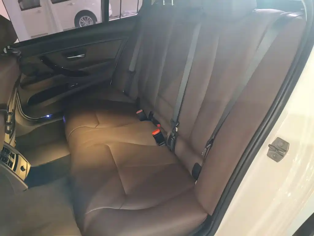 BMW 3 Series — миниатюра 17