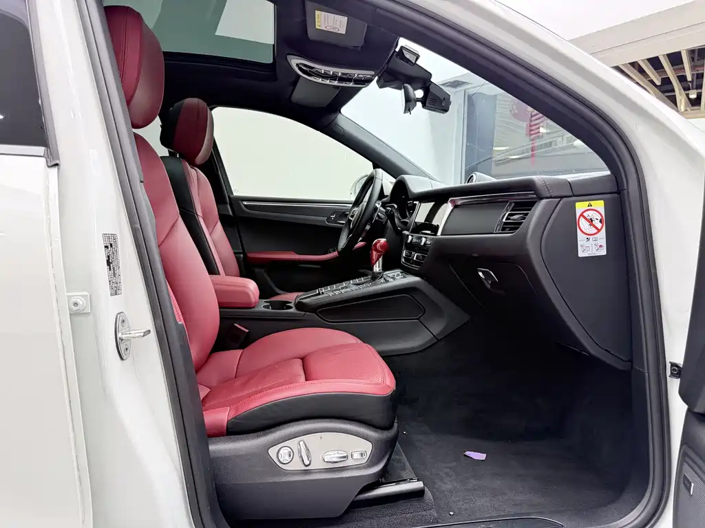 Porsche Macan — миниатюра 29
