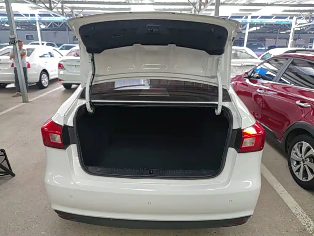 Roewe 360 — миниатюра 19