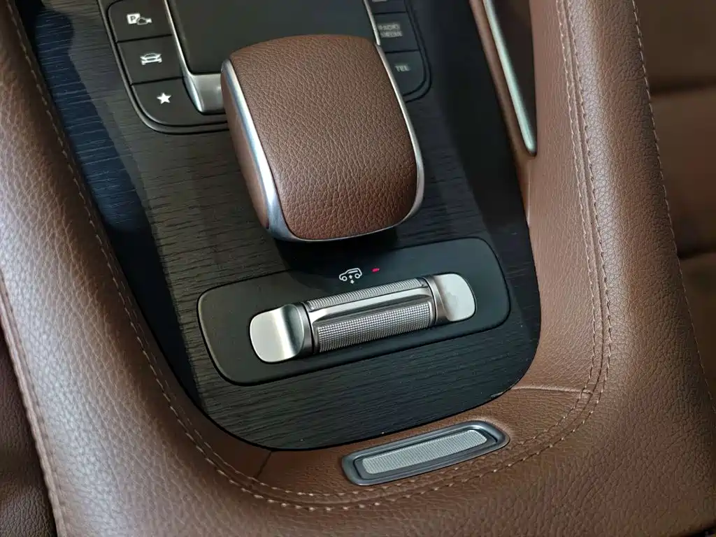 Mercedes-Benz GLE (Import) — миниатюра 35