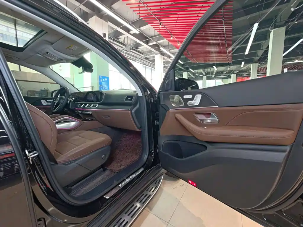 Mercedes-Benz GLE (Import) — миниатюра 44