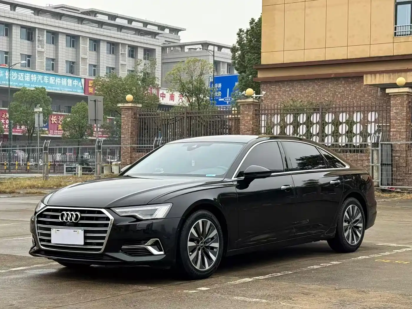 奥迪A6L 2023款 45 TFSI 臻选致雅型 2023