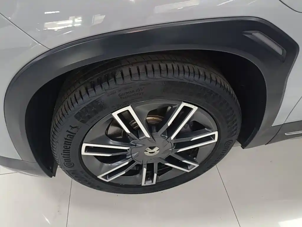 NIO ES6 — миниатюра 23