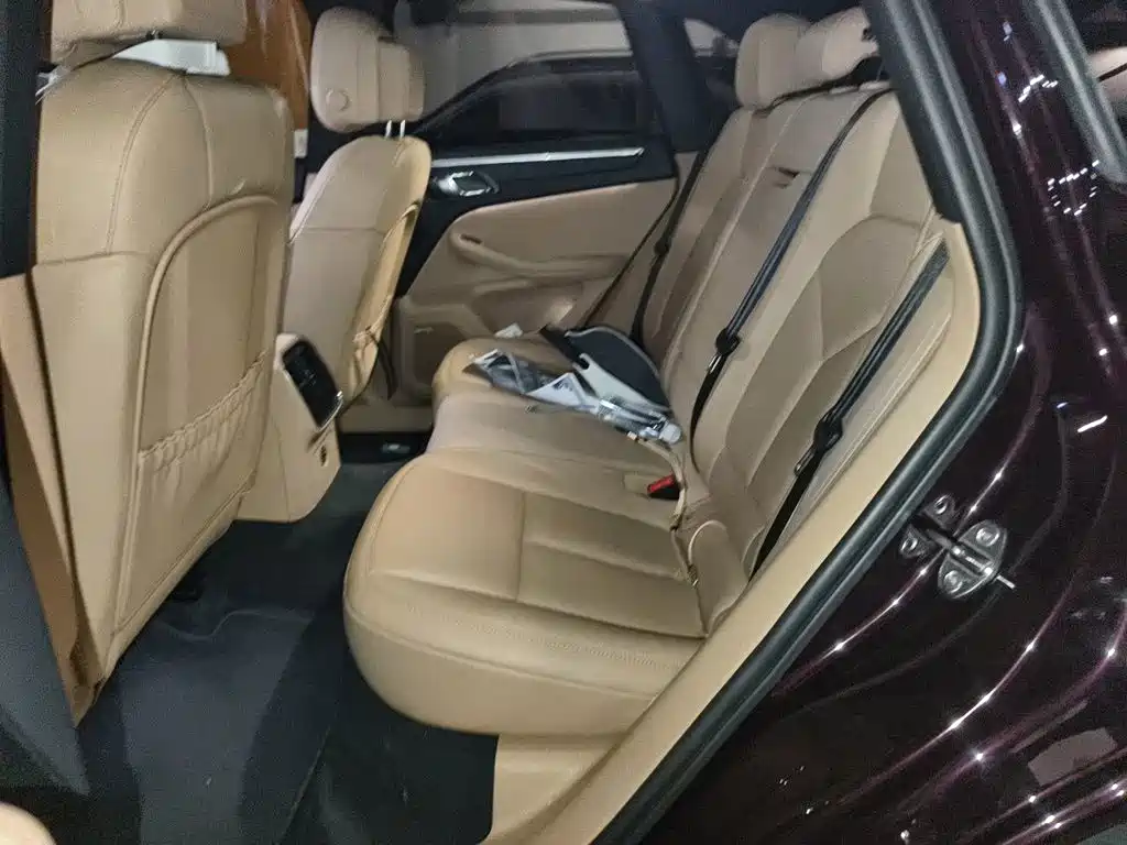 Porsche Macan — миниатюра 13