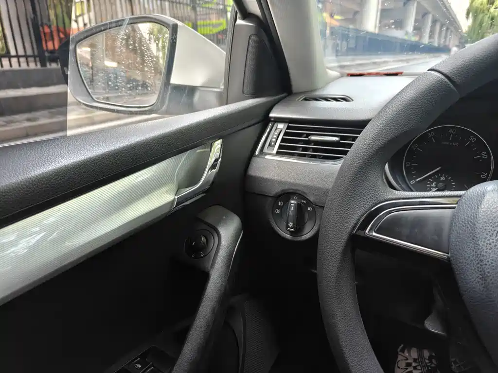 Skoda Octavia — миниатюра 12