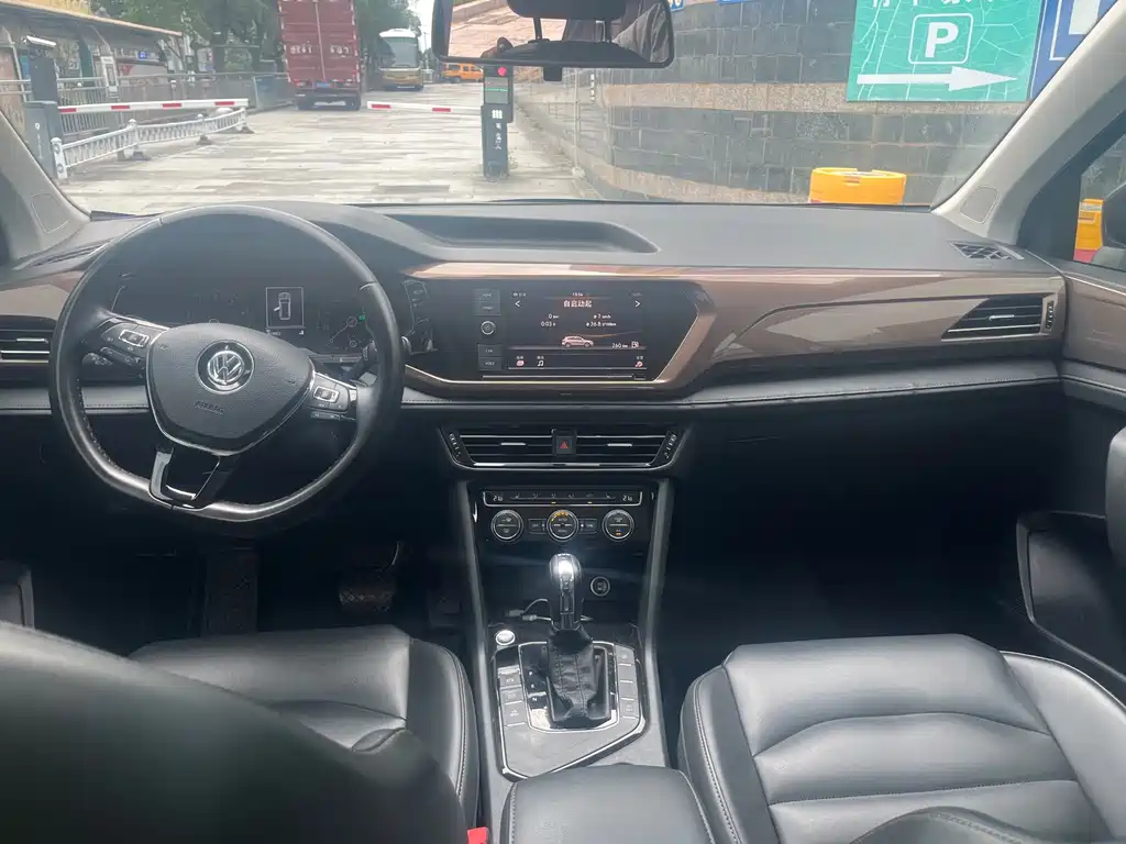 Volkswagen Tharu — миниатюра 12