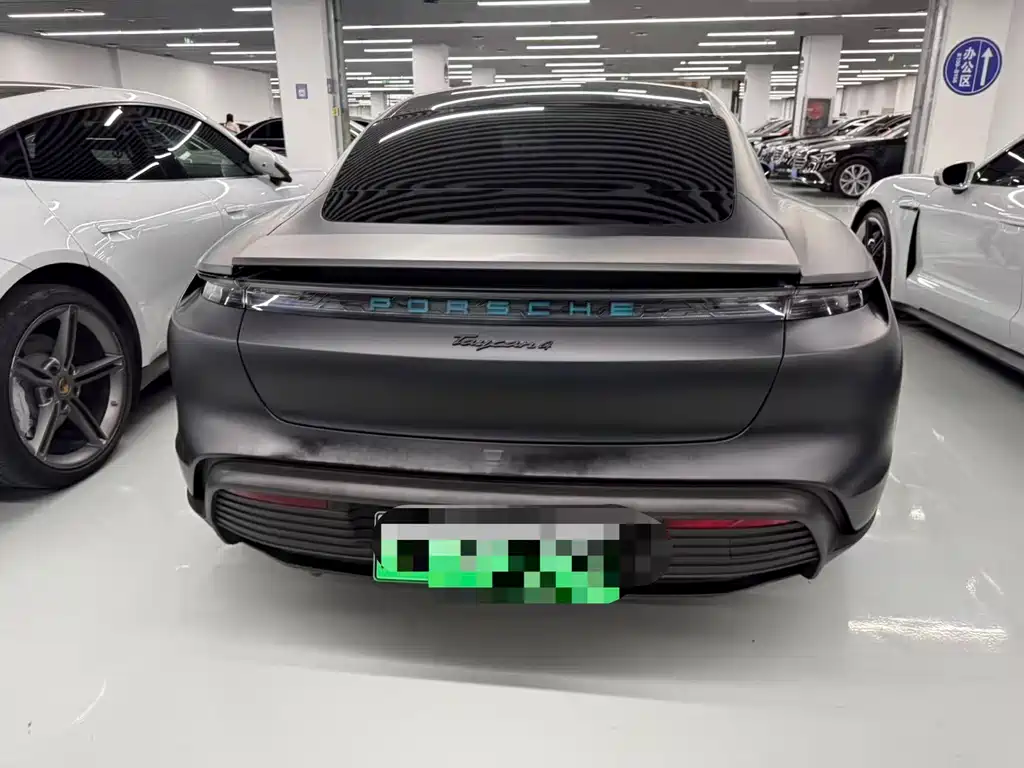 Porsche Taycan — миниатюра 8