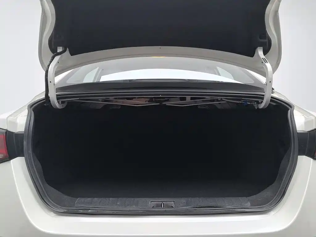 Nissan Sylphy — миниатюра 16