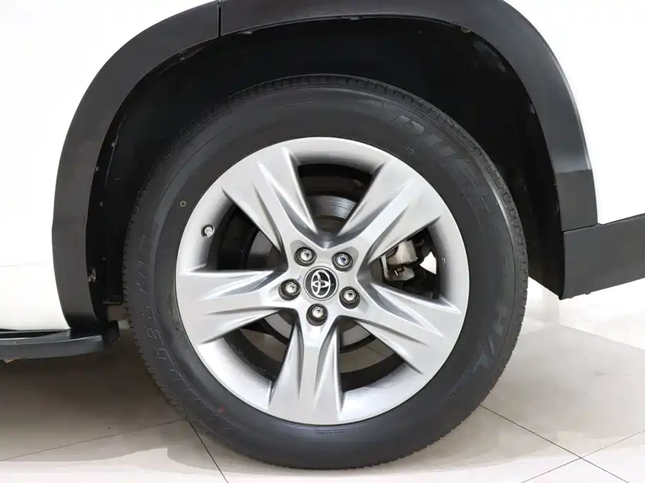Toyota Highlander — миниатюра 21